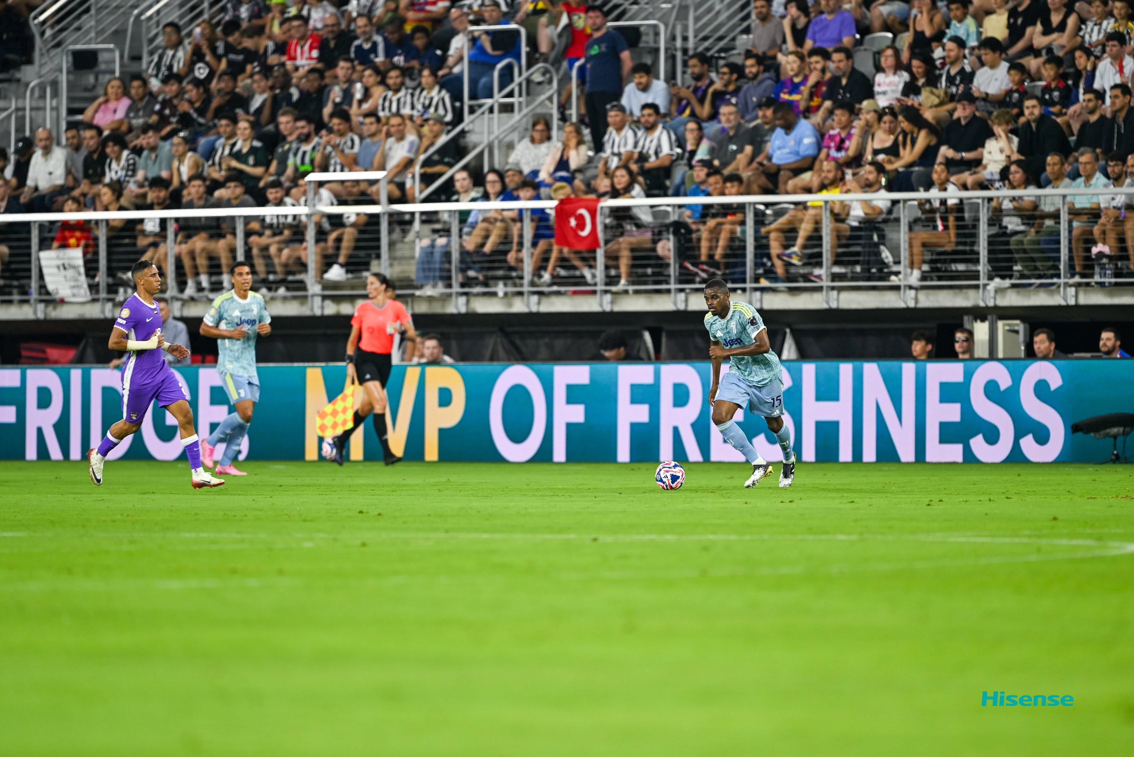 布拉格斯达负尤文，小组出线气势蓬勃