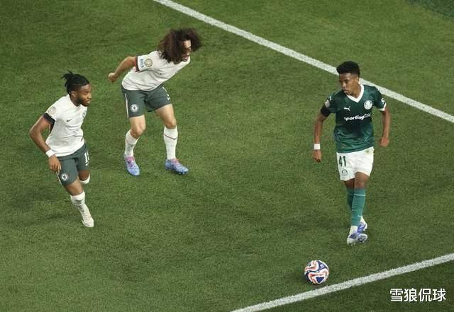 包含北亚球队成功跻身全球比赛领先位置的词条