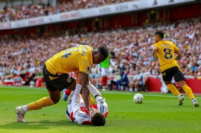 狼队主场告捷，主场豪取三分