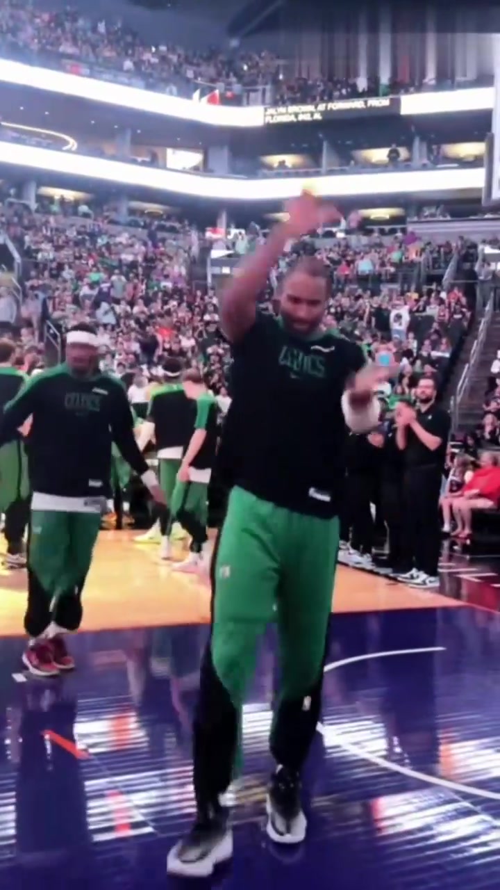 关于凯尔特人客场大胜：球队各环节表现全面提升的信息