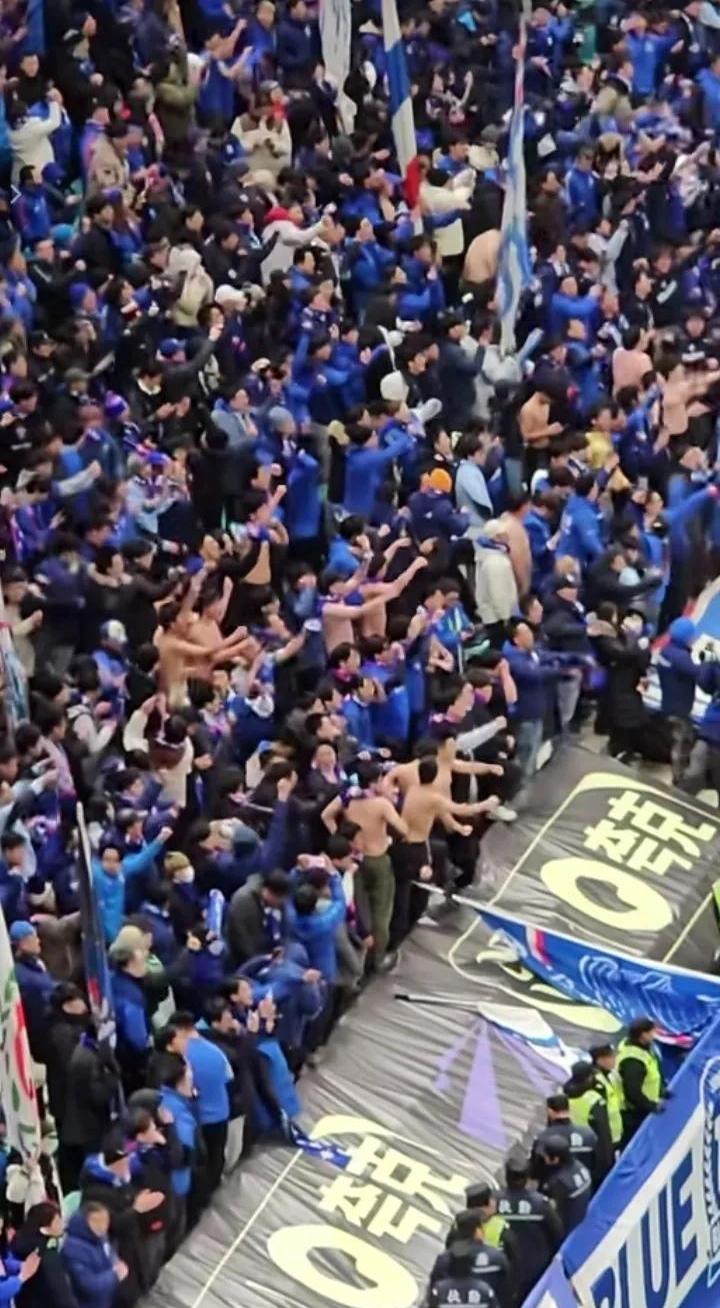 篮球世界杯热火朝天，观众热情高涨！的简单介绍