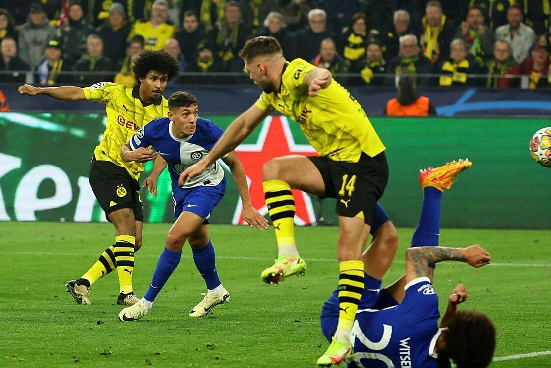 曼联翻盘马德里竞技，冲出欧冠淘汰圈的简单介绍