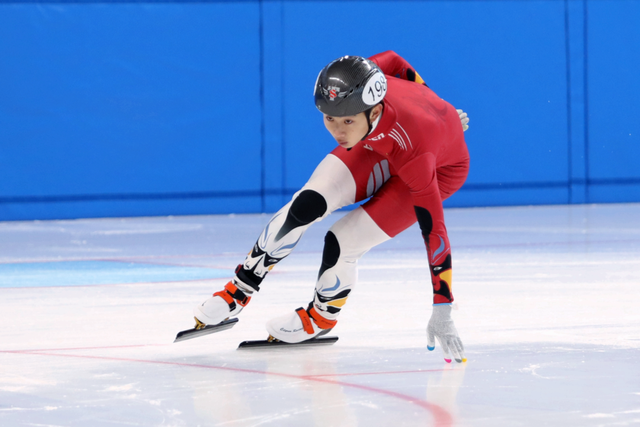 乐鱼体育vip注册-维也纳克市球员踢出精彩表现，夺冠