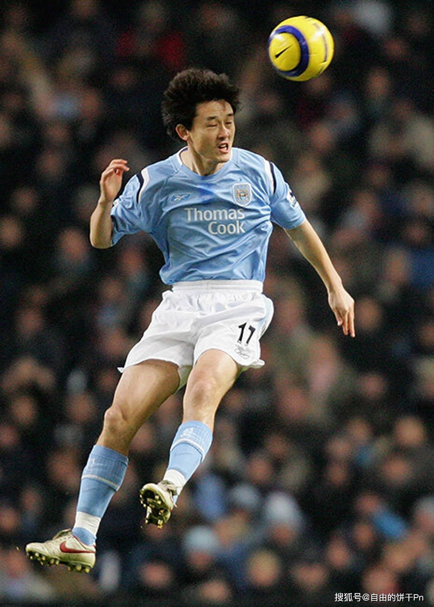 乐鱼体育官方登录入口-阿尔艾因球迷现场助威，激发球队夺冠斗志的简单介绍