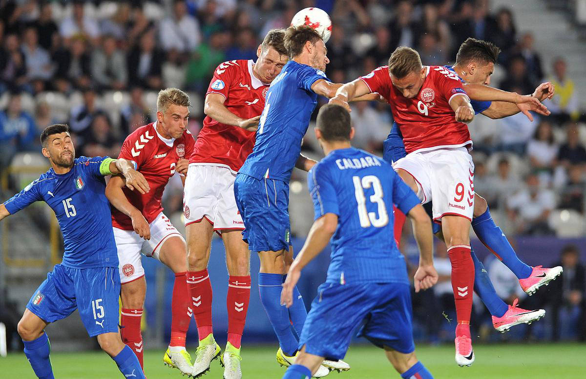 包含奥地利队逼平挪威，陷入晋级困局的词条